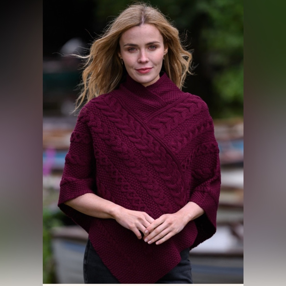 NWT Aran Cable & Moss 100% Merino Wool  Poncho‎ in Beautiful Wine color in  S/M